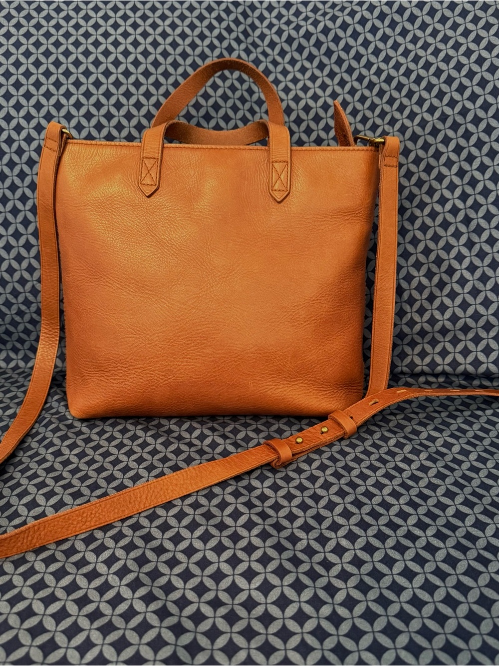 Madewell Tan Leather Transport Crossbody Tote with Top Handles & Removable Strap - Picture 2 of 10